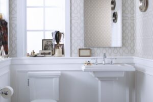 Kohler Pedastal Sink in Bathroom